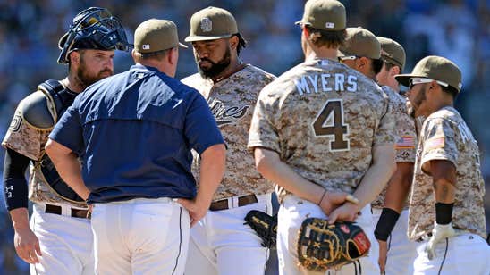 Padres' sloppy defense gives Dodgers 5-1 win, series
