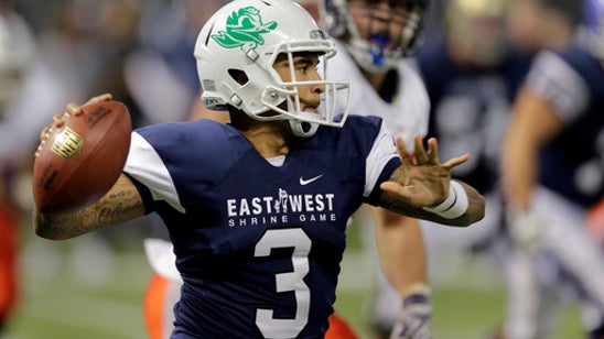 Oregon QB sparkles, throwing 3 TD passes in East-West game