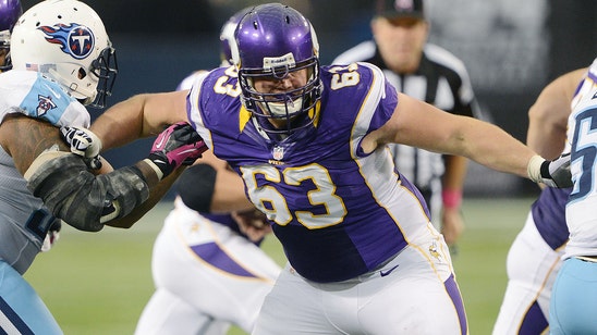 Vikings LG Brandon Fusco questionable with concussion