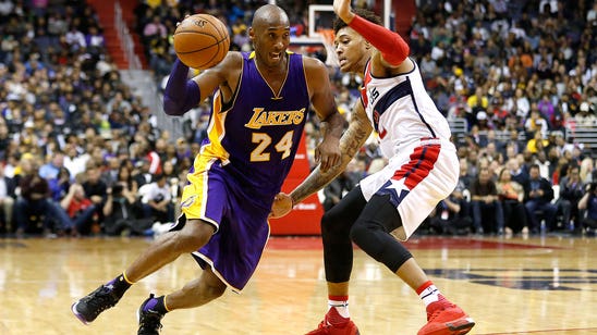 Kobe gets hot in fourth, scores 31 as Lakers get third win