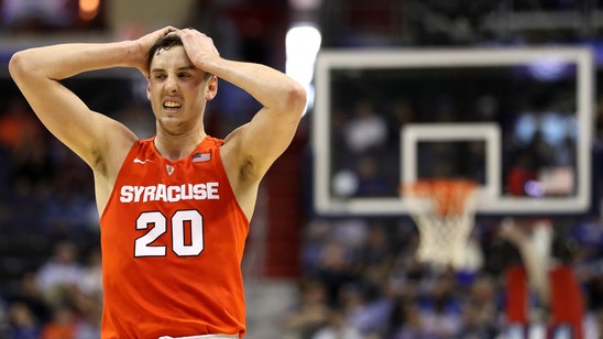 Syracuse's Tyler Lydon hits a 3-pointer after losing one of his shoes