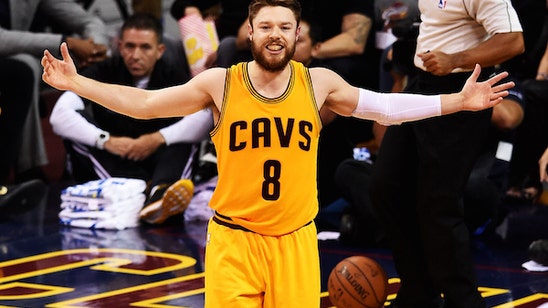 Why fans love and hate Matthew Dellavedova summarized in one video