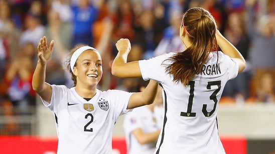 18-year-old Mallory Pugh takes it herself, scores a great solo goal for USWNT
