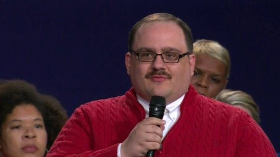 Red Sox P Joe Kelly offers playoff tickets to Ken Bone