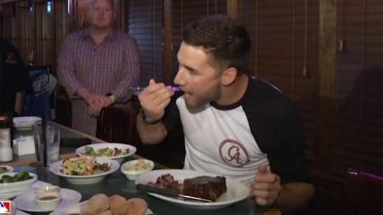 Rays outfielder attempts to eat 35-ounce steak to raise money for charity