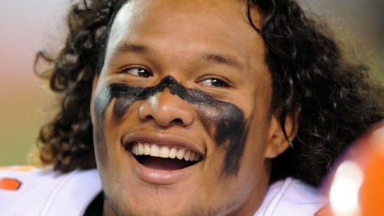 Browns rookie Danny Shelton tries to scare Bills player, fails miserably