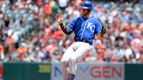 Royals place Dozier on 10-day injured list