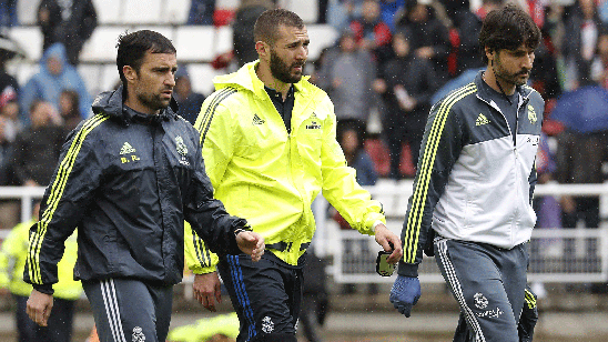 Benzema downed by hamstring injury, Real Madrid confirm