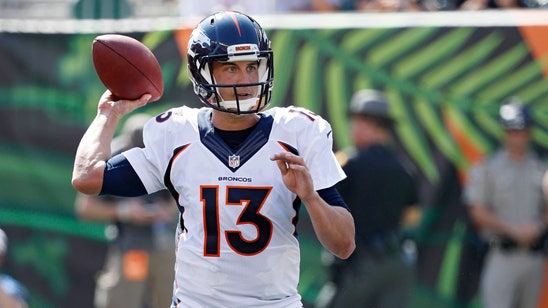 Broncos'Â Trevor Siemian carted off with shoulder injury, Paxton Lynch in