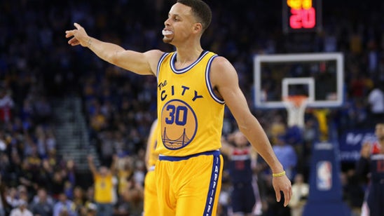 Steph Curry, Warriors move closer to Bulls' record with win No. 67