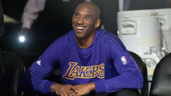 Kobe wows crowd early, sits as Lakers nearly pull off comeback