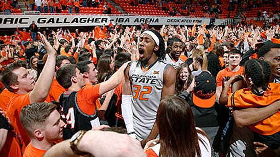 Watch this OSU basketball player illegally block a dunk with his head