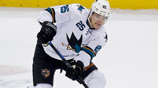 Lightning sign forward Tye McGinn to one-year contract