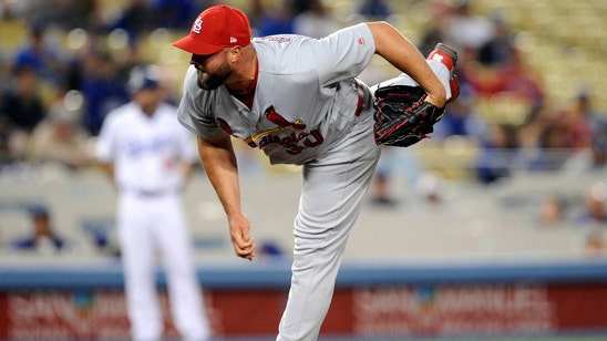 Cardinals release Broxton, recall Gant to boost bullpen
