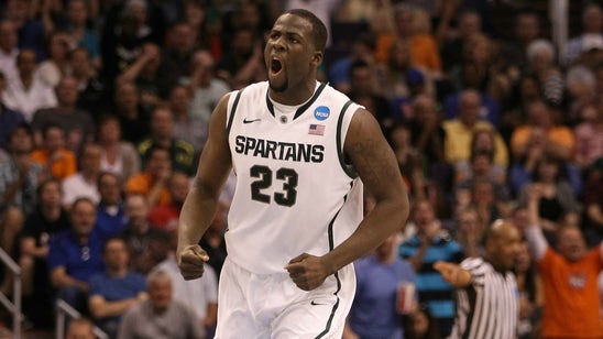 Draymond Green freaks out when he sees a Michigan shirt in media scrum