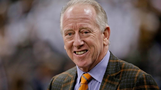 Eli, Archie Manning figure into Chargers-Saints history