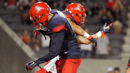 (PHOTO) Arizona breaking out red chrome helmets for UCLA