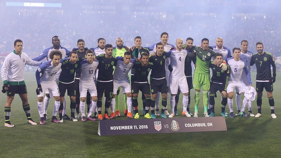 After Trump's election, USA, Mexico players display unity with pregame photo