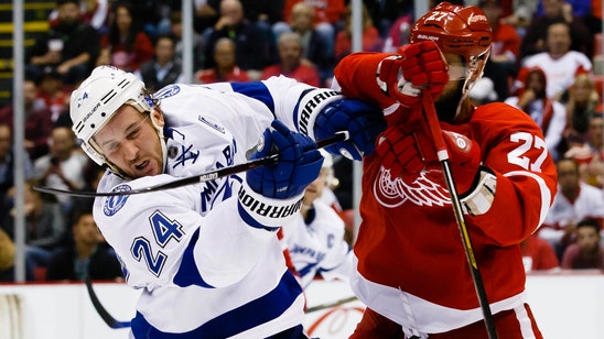Lightning handed first defeat of season in road loss to Red Wings