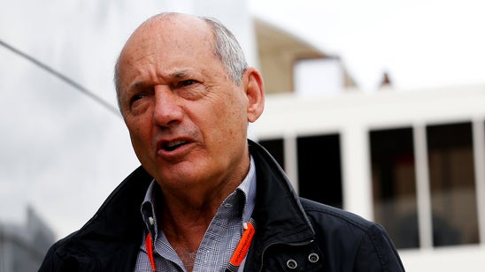 Ecclestone: Dennis blocking Honda supply for Red Bull