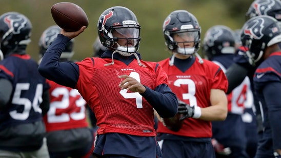 Texans QB Deshaun Watson dons visor at practice in London