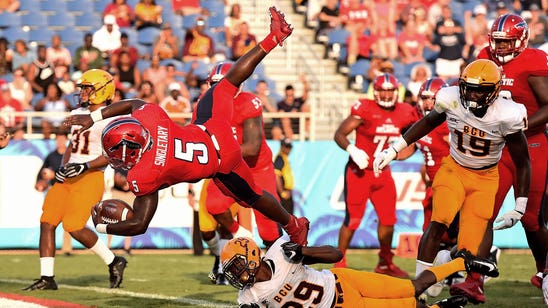Devin Singletary sets FAU record with 5 first-half TDs, powers Owls past Bethune-Cookman