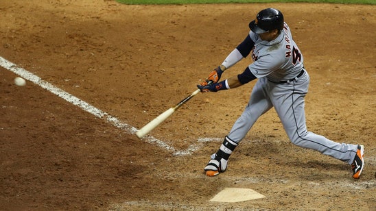 V-Mart's RBI double helps lift Tigers over Astros in 11th