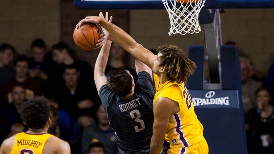 Gophers rally and hang on to defeat Vanderbilt