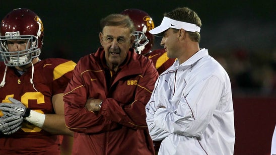Lane Kiffin's father reportedly will join his FAU coaching staff