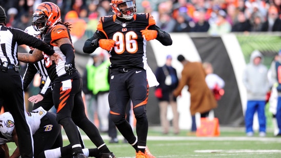 New York Jets: Carlos Dunlap Will Test Weakness at Right Tackle