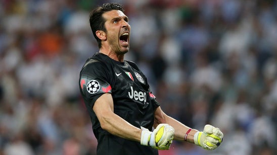 'Best ever' Buffon better than De Gea, insists Darmian