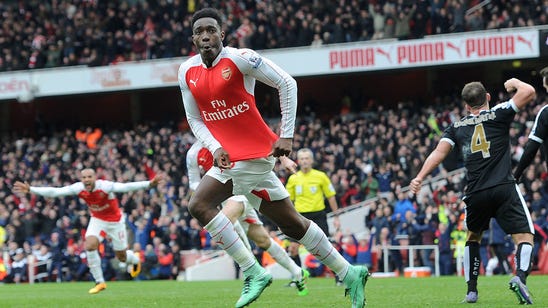 Welbeck snatches last-gasp winner, Arsenal edge Leicester