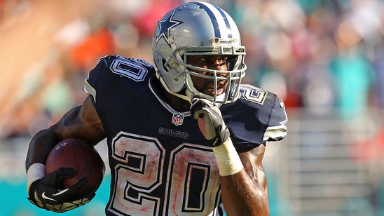 Cowboys coach says Darren McFadden broke his elbow in cell phone accident