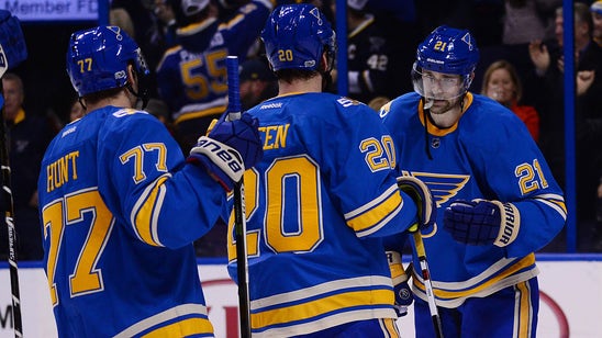 Berglund's late goal gives Blues 4-3 win over Stars