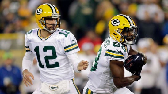 Packers' Rodgers sets record in win over Bears