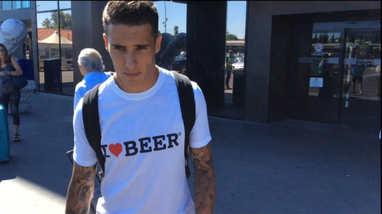 Barcelona winger Cristian Tello wore an 'I love beer' shirt to his Fiorentina medical