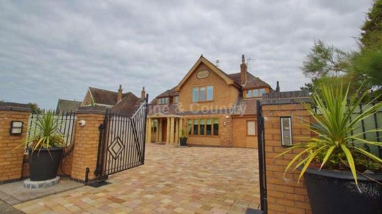 Raheem Sterling is struggling to sell this $1.7 million mansion