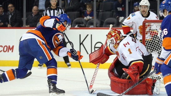 Calgary Flames Goalie Brian Elliott Fighting For Starter Again