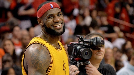 Report: Despite back issues, Cavs expect LeBron to be ready for opener