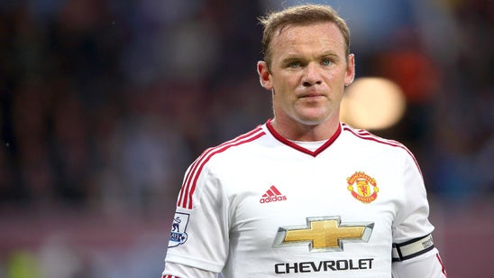 United boss Van Gaal defends the form of star striker Rooney