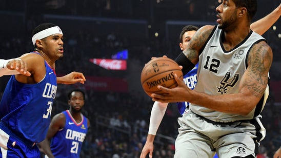 Williams helps Clippers edge Spurs for 3rd straight victory