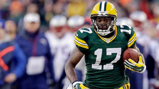 Basketball background lets Packers WR Adams play bigger than he is