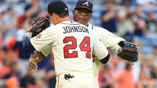 Braves trade Juan Uribe, Kelly Johnson to Mets for young pitching