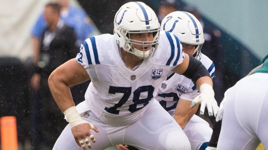 Keeping Luck clean: Colts center Kelly expects to play at Houston