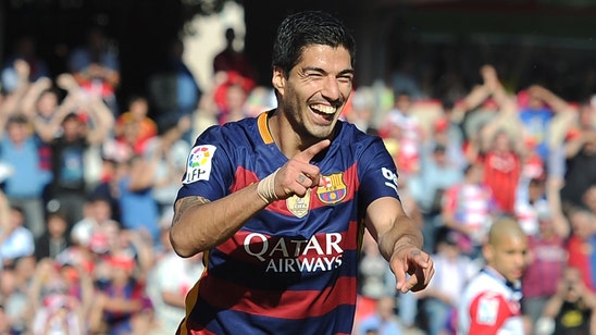 Luis Suarez hits hat trick as Barcelona win second straight La Liga title