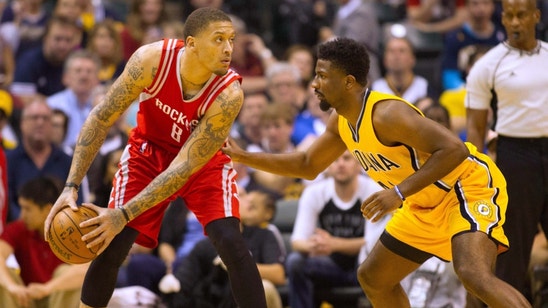 Bucks trade Tyler Ennis to Houston for Michael Beasley