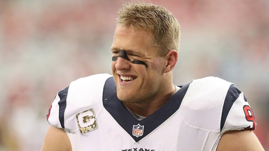 J.J. Watt squats ridiculous amount of weight