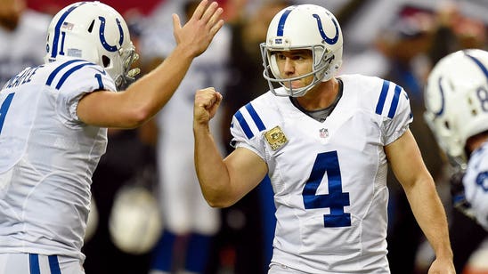 Colts re-sign 43-year-old Adam Vinatieri, NFL's oldest player