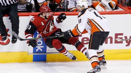 Ducks earn 10th straight win in rout of Coyotes
