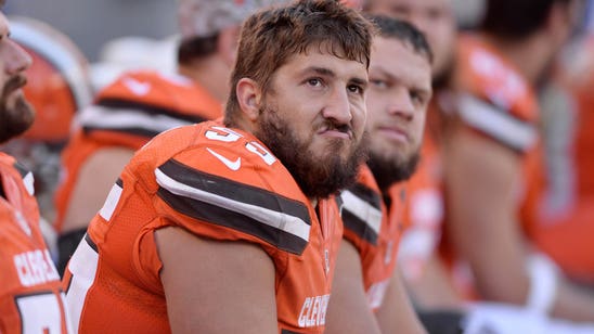 Browns' Alex Mack on contract situation: 'Winning is really important'